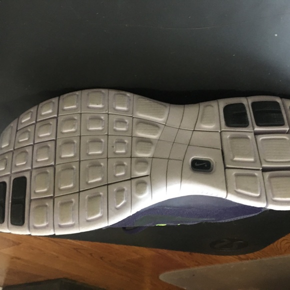 Nike Running Shoes - Picture 4 of 8